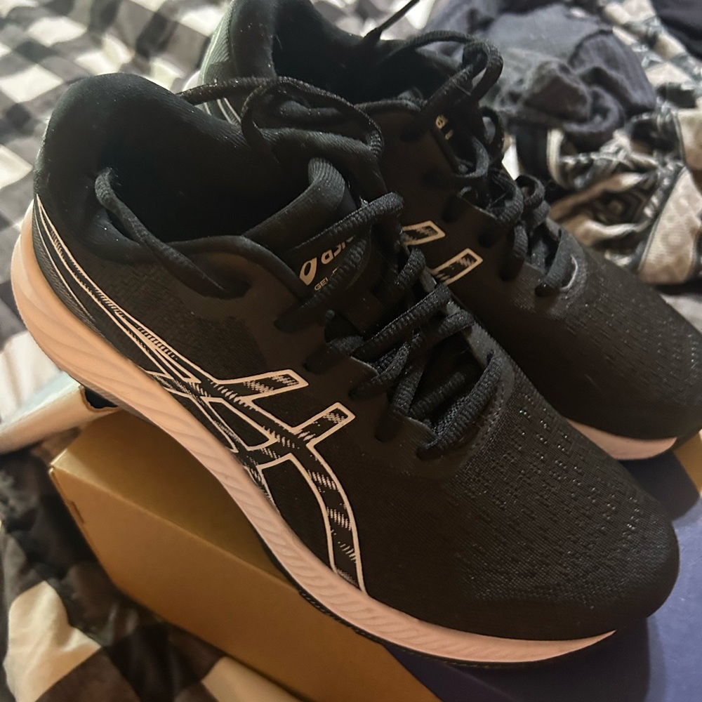 ASICS women’s Sneakers